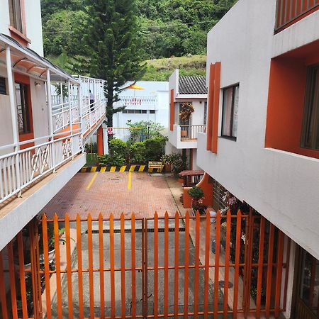 Hotel Emperador Barbosa  Bagian luar foto