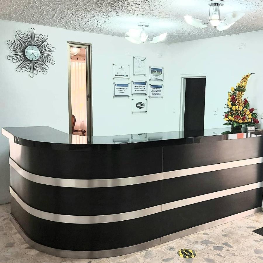 Hotel Emperador Barbosa  Bagian luar foto