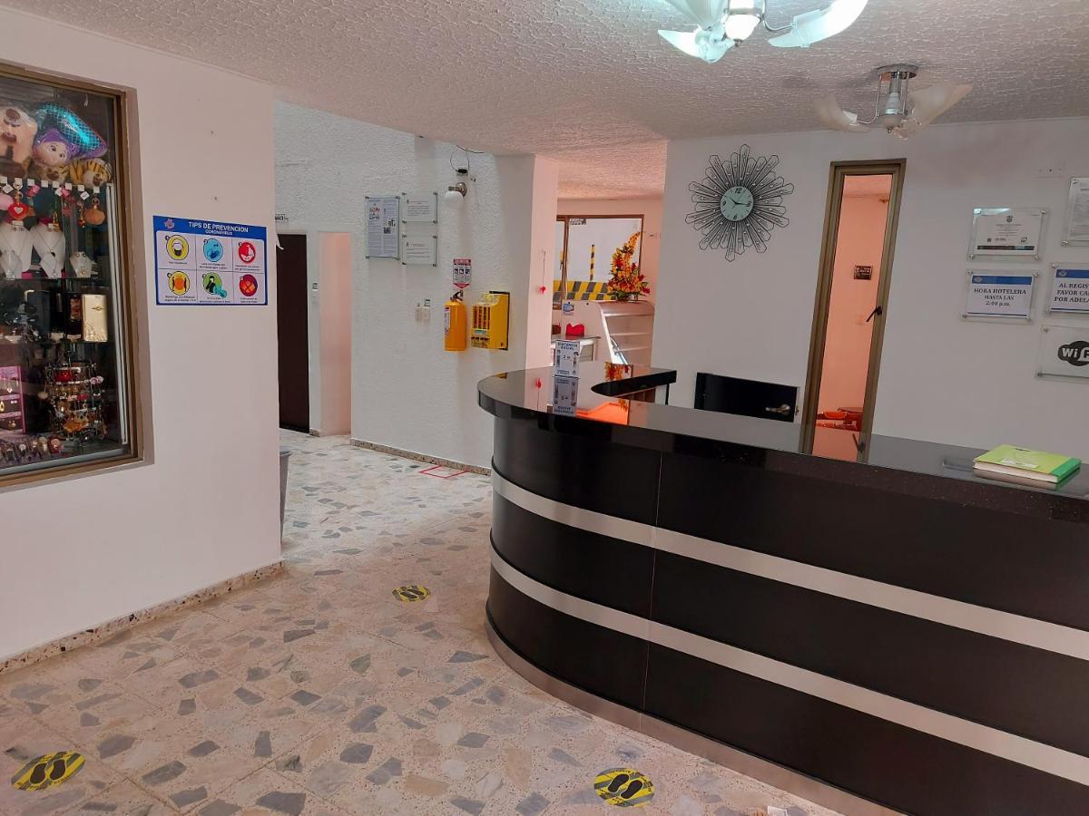 Hotel Emperador Barbosa  Bagian luar foto