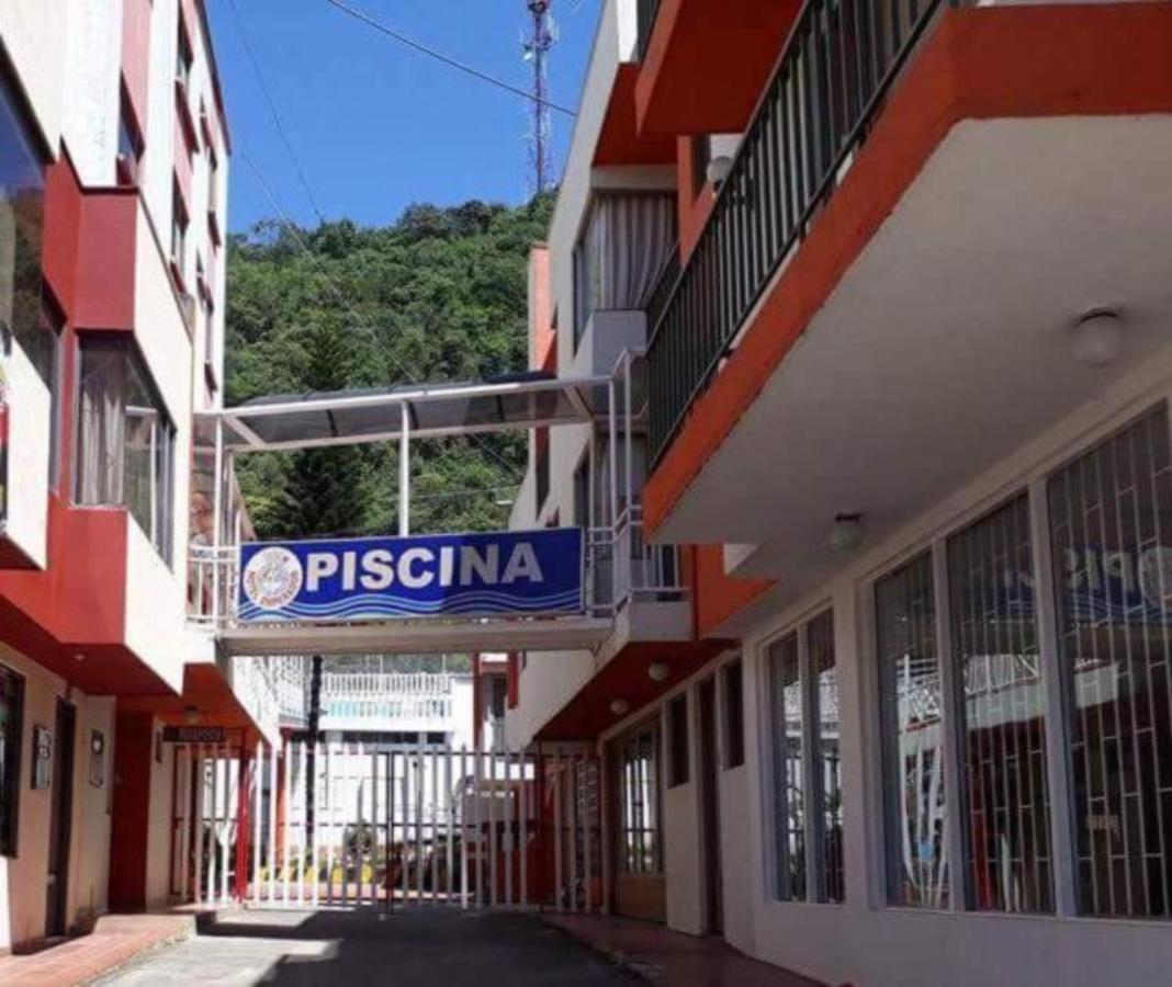Hotel Emperador Barbosa  Bagian luar foto