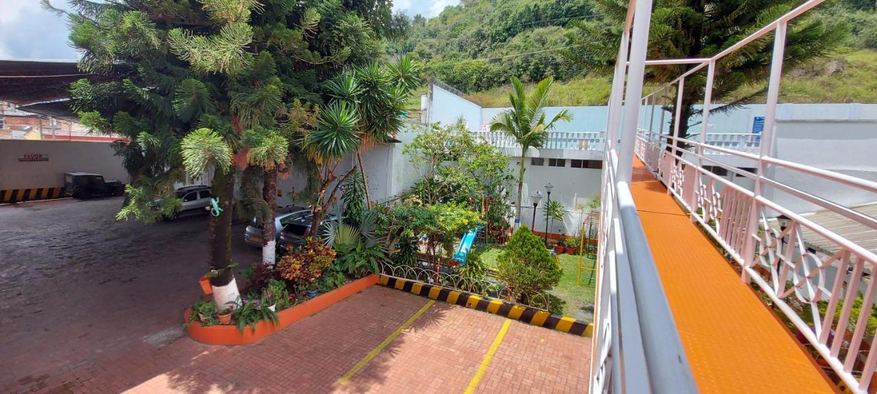 Hotel Emperador Barbosa  Bagian luar foto